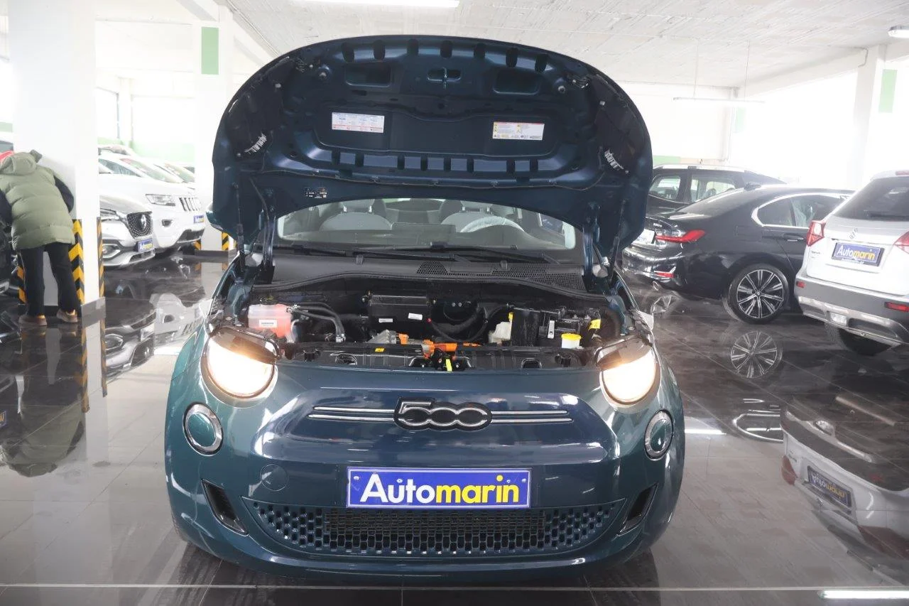 Fiat 500e - View model 17