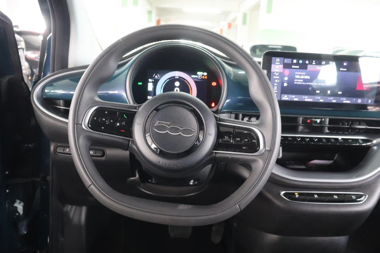 Fiat 500e - View model 19