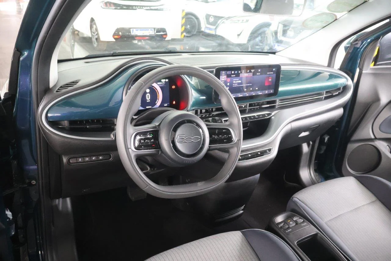 Fiat 500e - View model 24