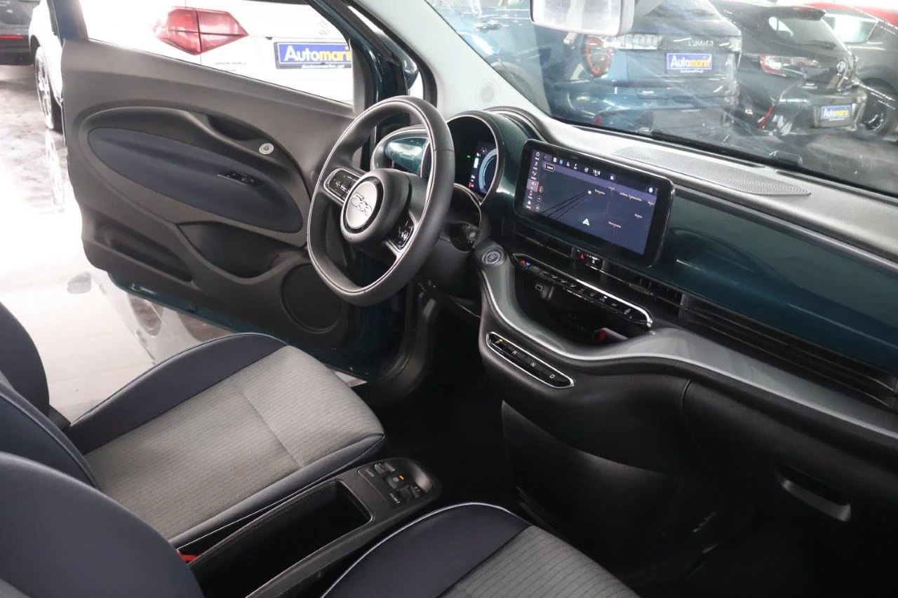 Fiat 500e - View model 34