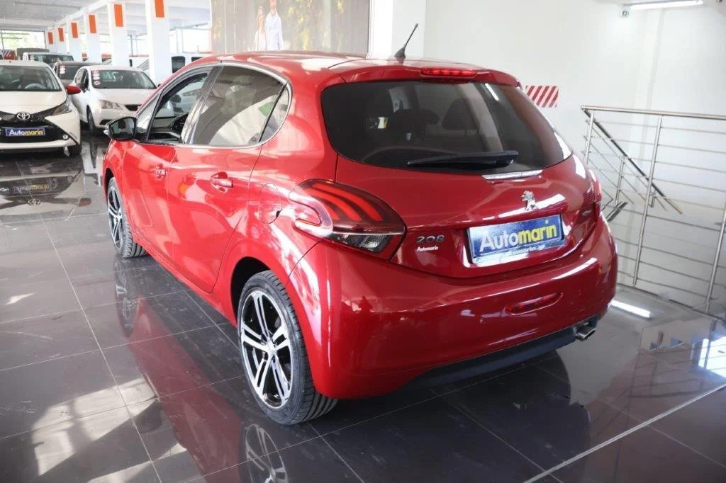 Peugeot 208 - View model 5