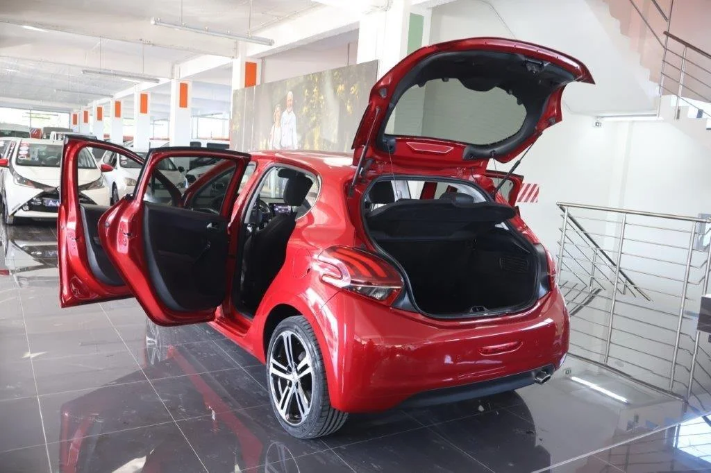 Peugeot 208 - View model 8