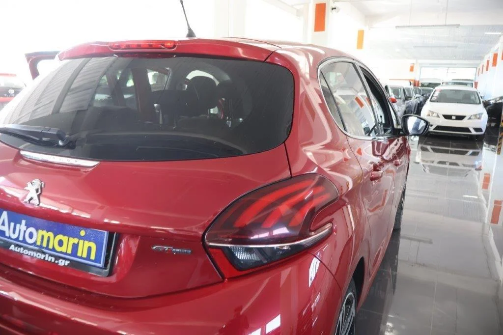 Peugeot 208 - View model 9