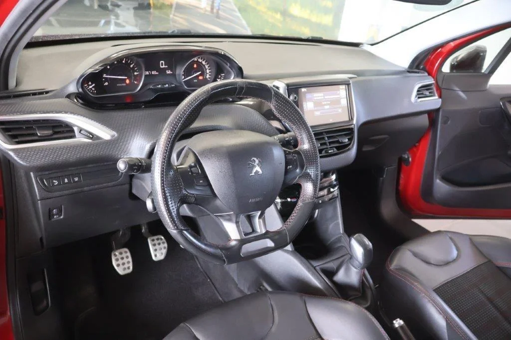 Peugeot 208 - View model 19