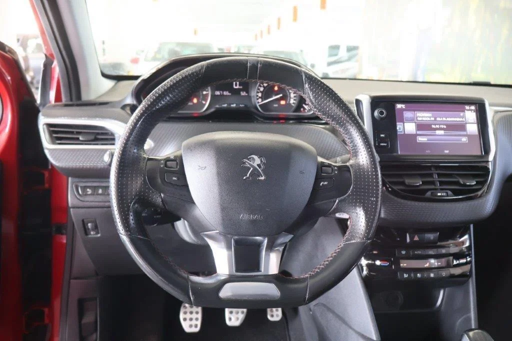 Peugeot 208 - View model 20