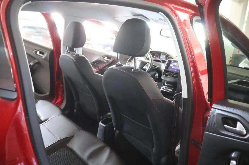 Peugeot 208 - View model 23
