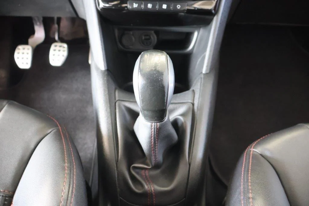Peugeot 208 - View model 25