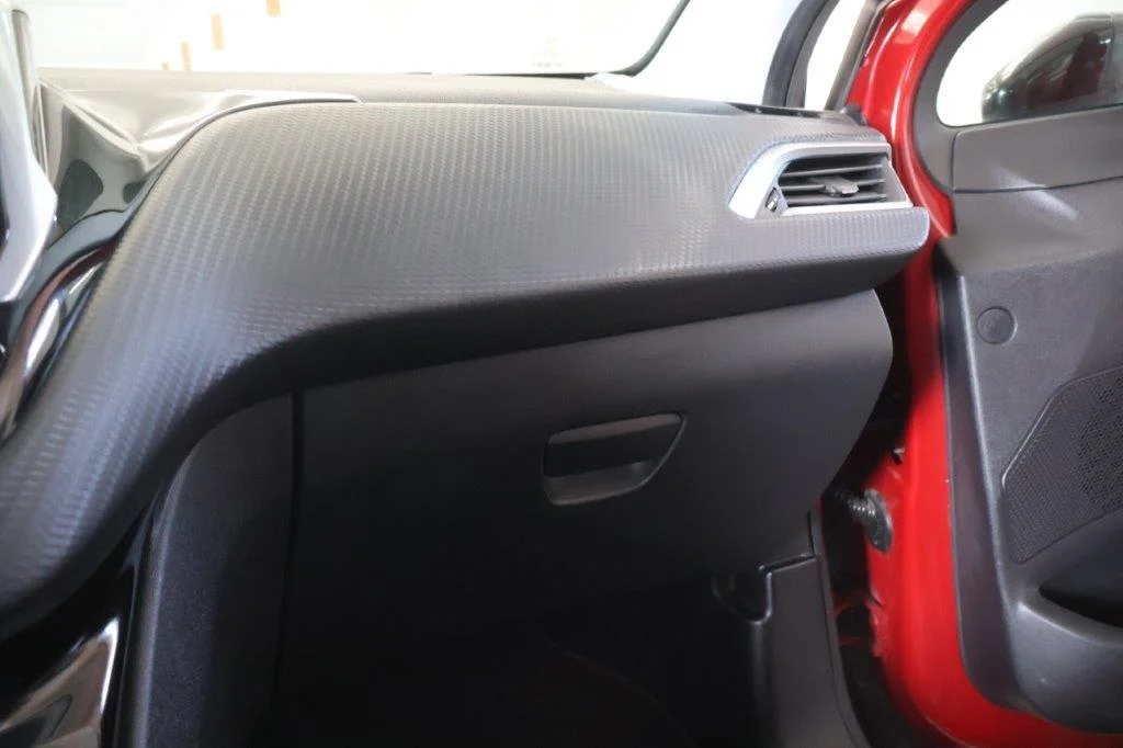Peugeot 208 - View model 28