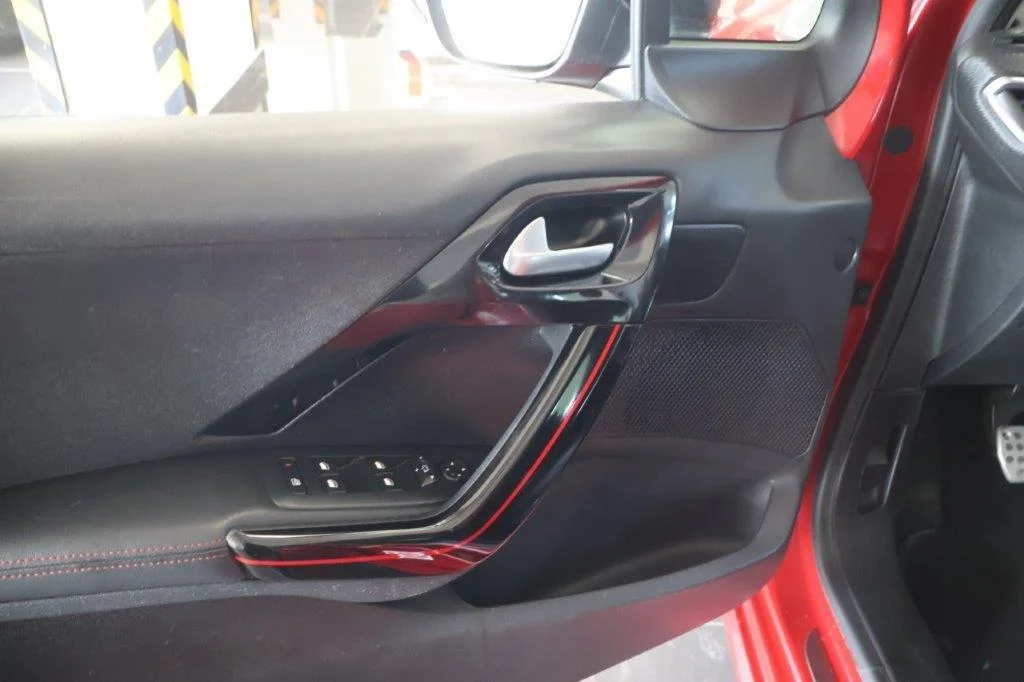 Peugeot 208 - View model 32