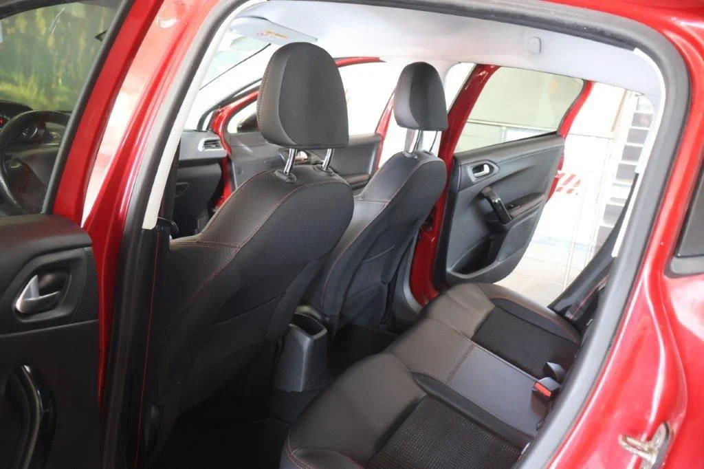 Peugeot 208 - View model 34