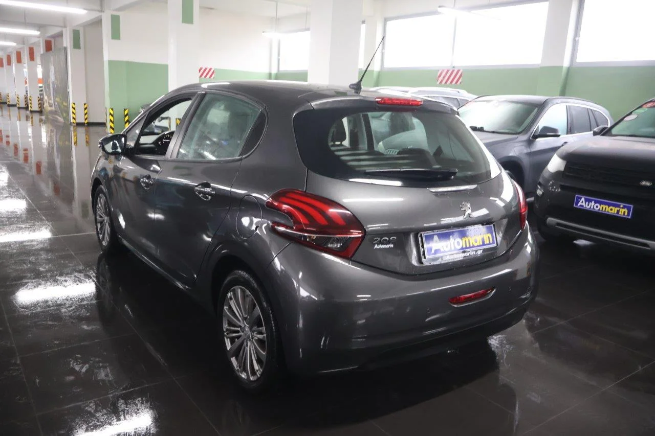 Peugeot 208 - View model 6