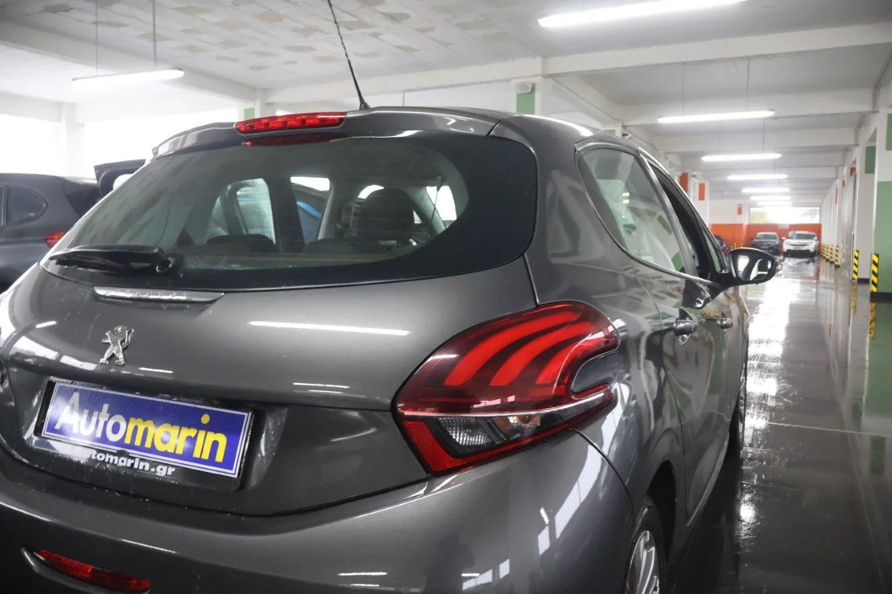 Peugeot 208 - View model 10