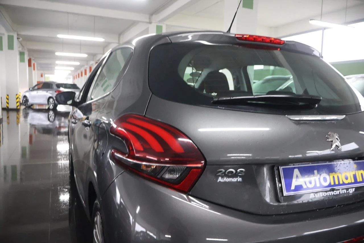 Peugeot 208 - View model 11