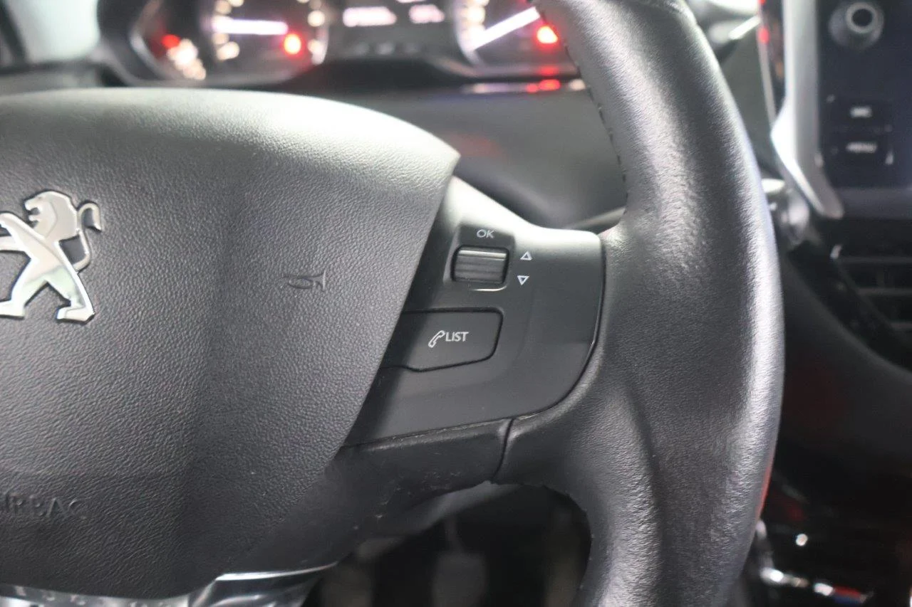 Peugeot 208 - View model 22