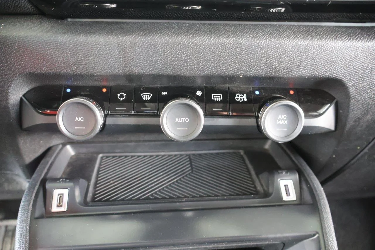 Citroen C4 X - View model 23