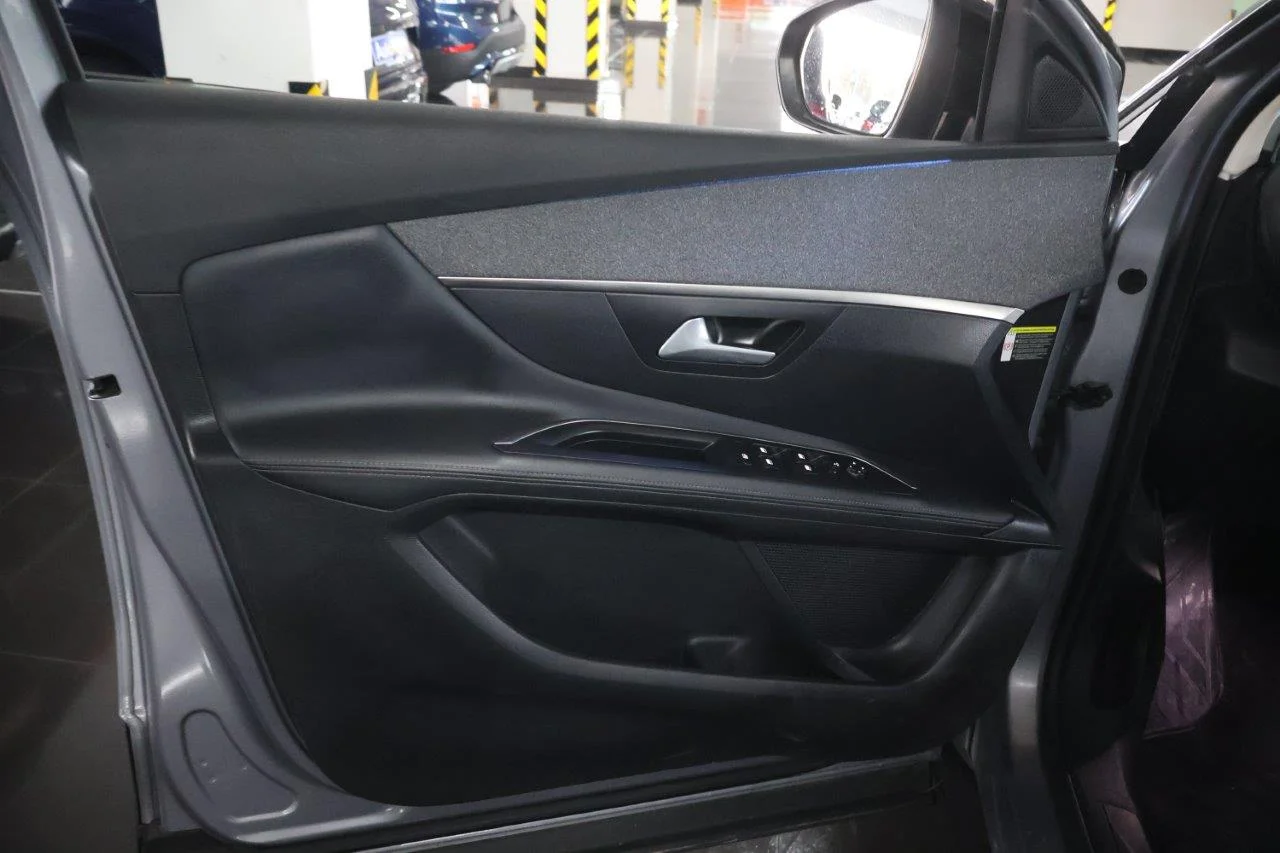 Peugeot 3008 - View model 31