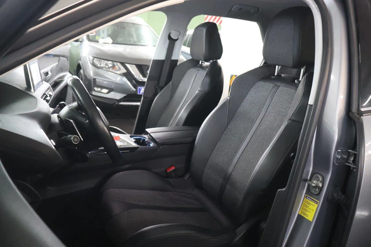 Peugeot 3008 - View model 33