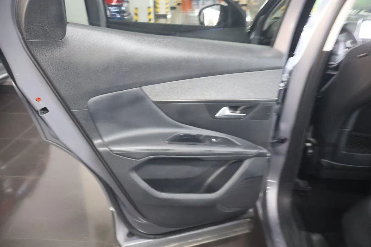Peugeot 3008 - View model 35