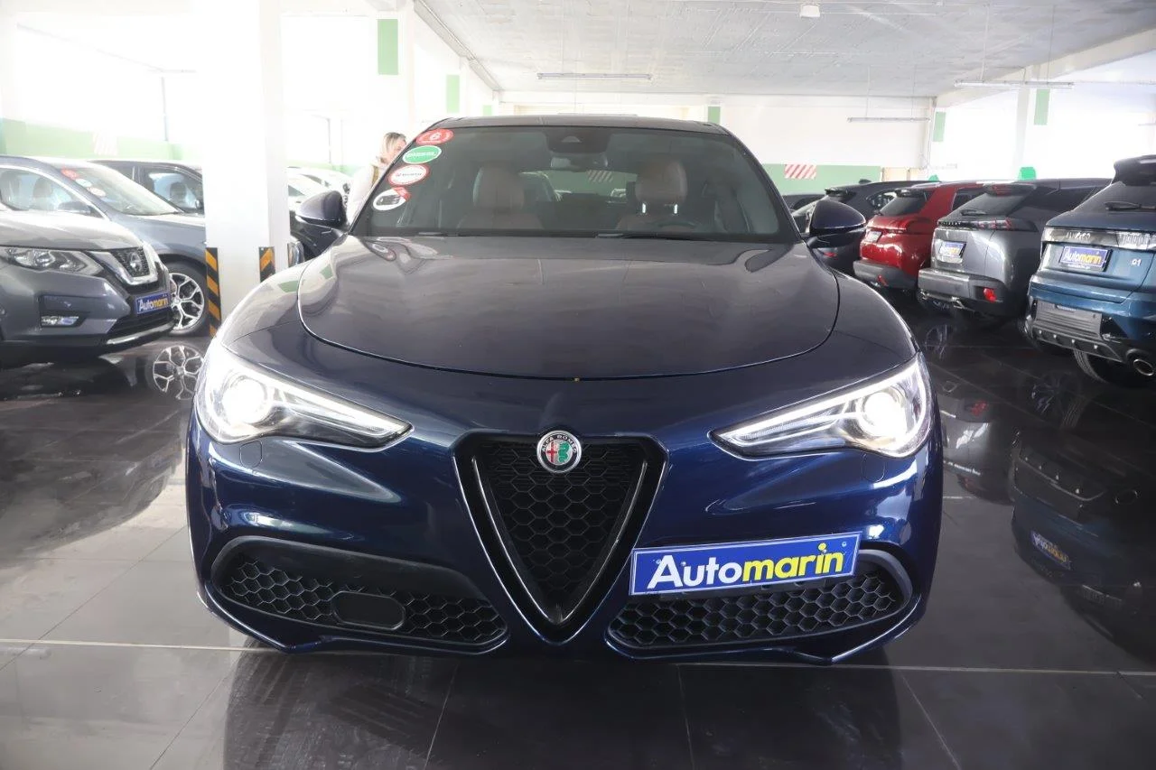 View 3 - Alfa Romeo Stelvio - 2021