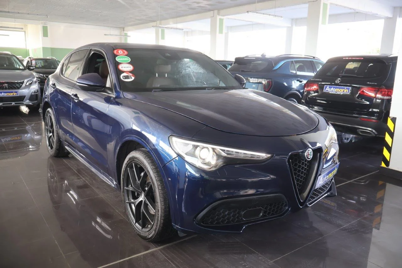 View 4 - Alfa Romeo Stelvio - 2021