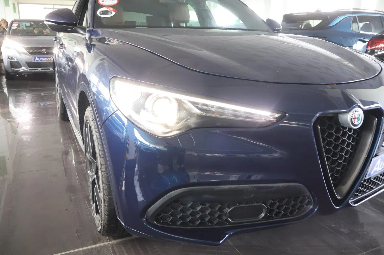 Alfa Romeo Stelvio - View model 17