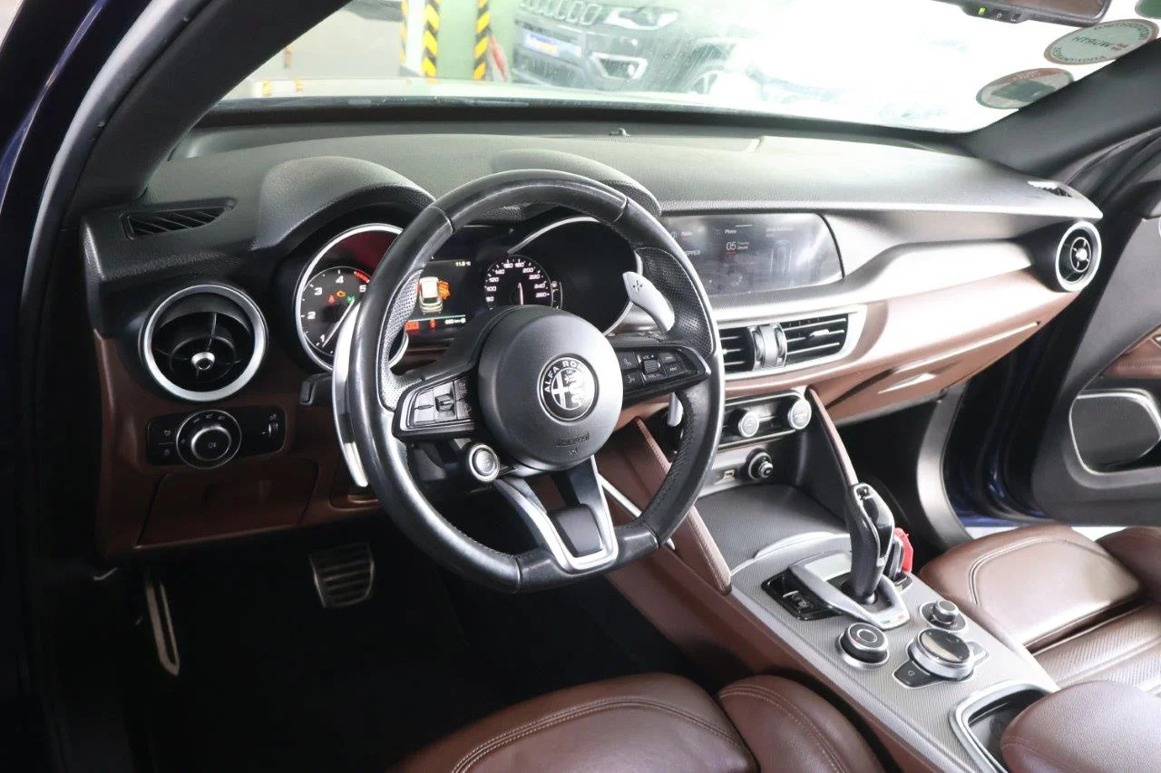 Alfa Romeo Stelvio - View model 21