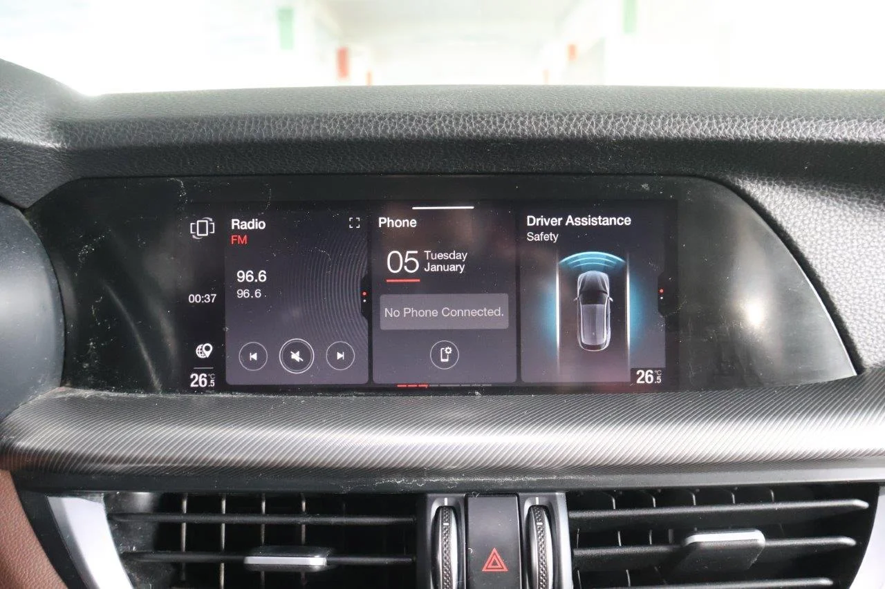 Alfa Romeo Stelvio - View model 30