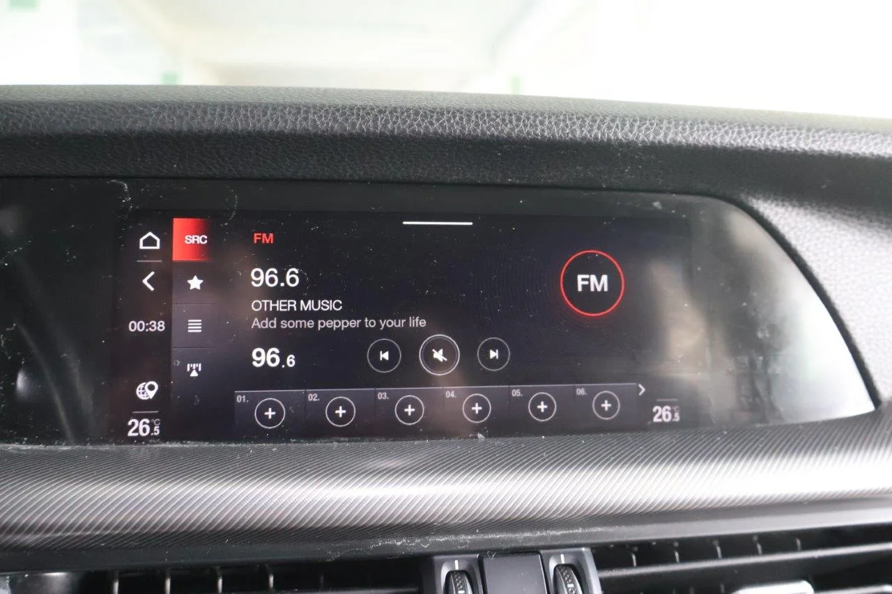 Alfa Romeo Stelvio - View model 33