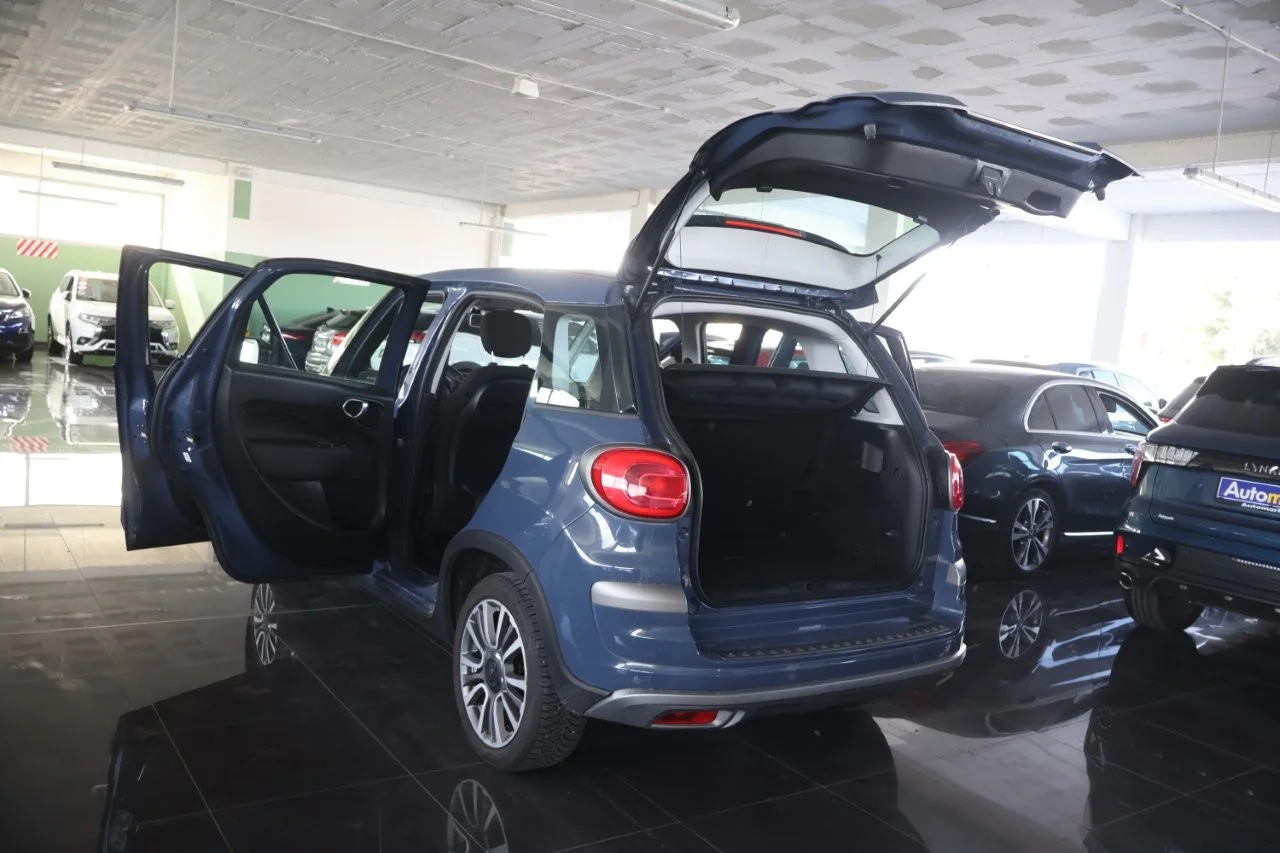 Fiat 500L - View model 9