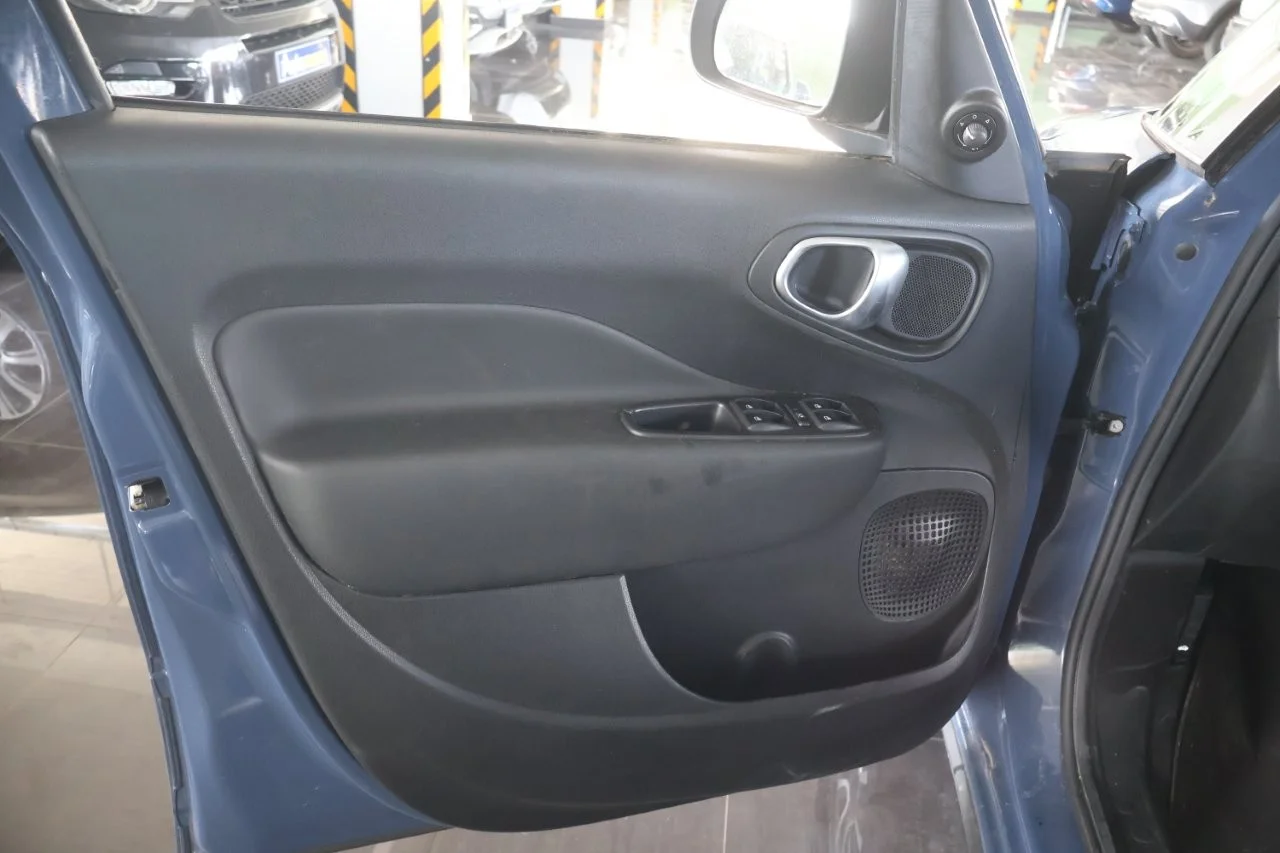 Fiat 500L - View model 31