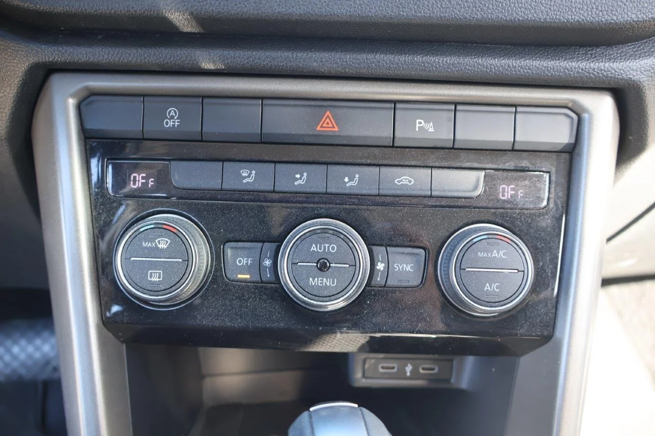 Volkswagen T-Roc - View model 24