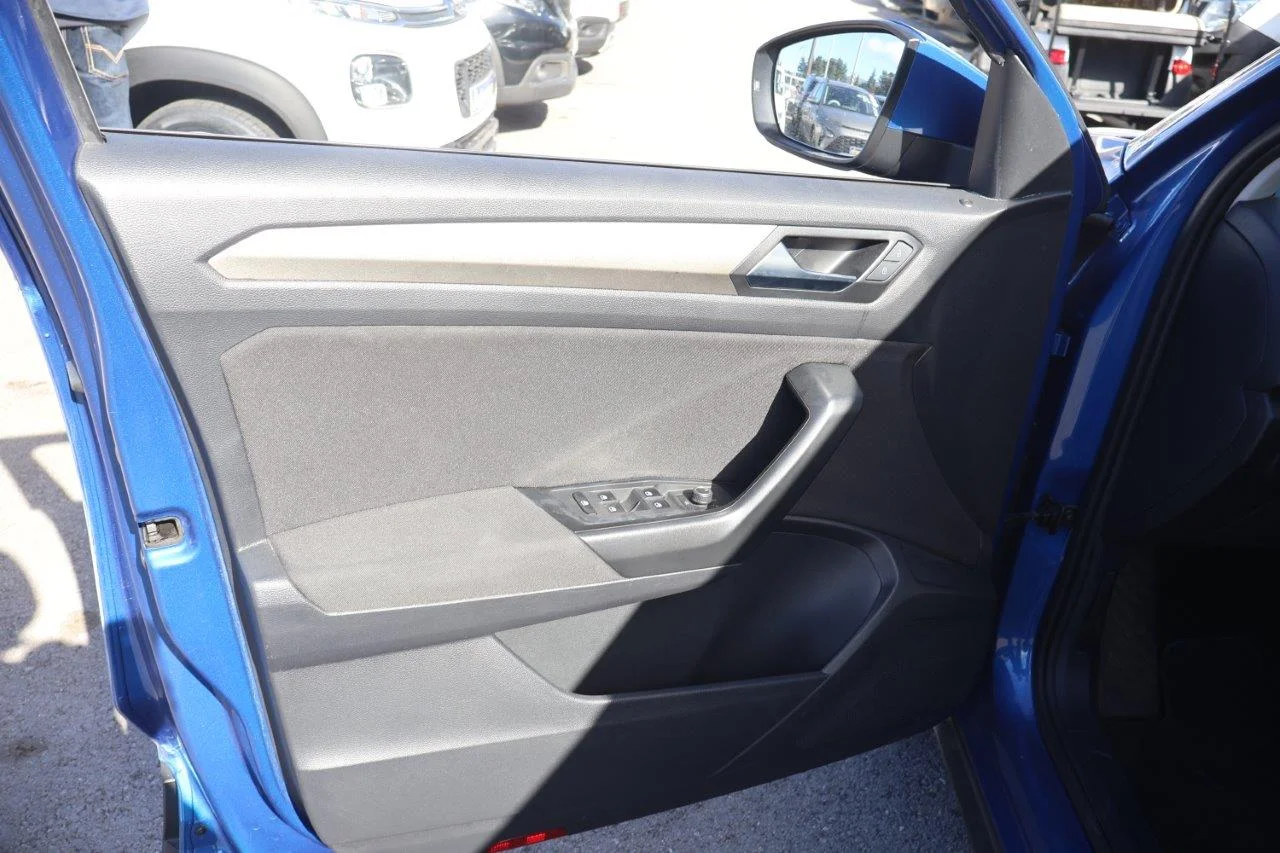Volkswagen T-Roc - View model 31