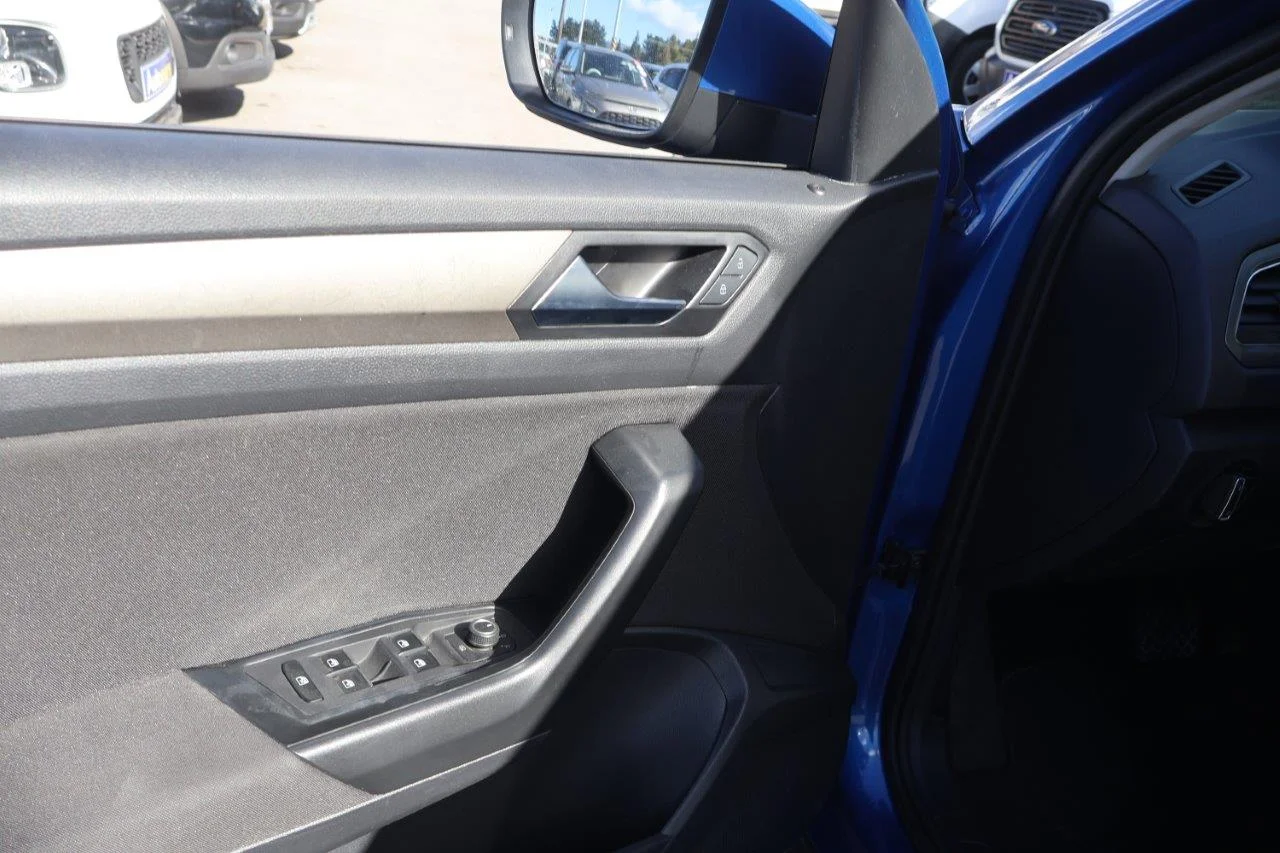 Volkswagen T-Roc - View model 32