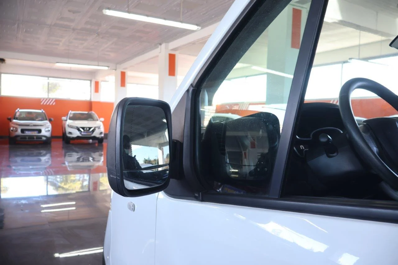 Renault Trafic - View model 13