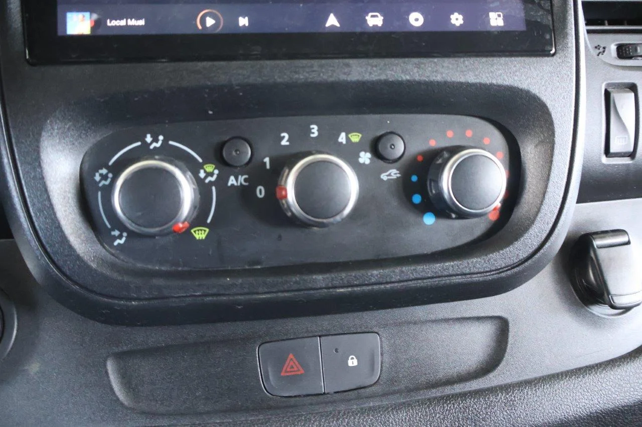 Renault Trafic - View model 23