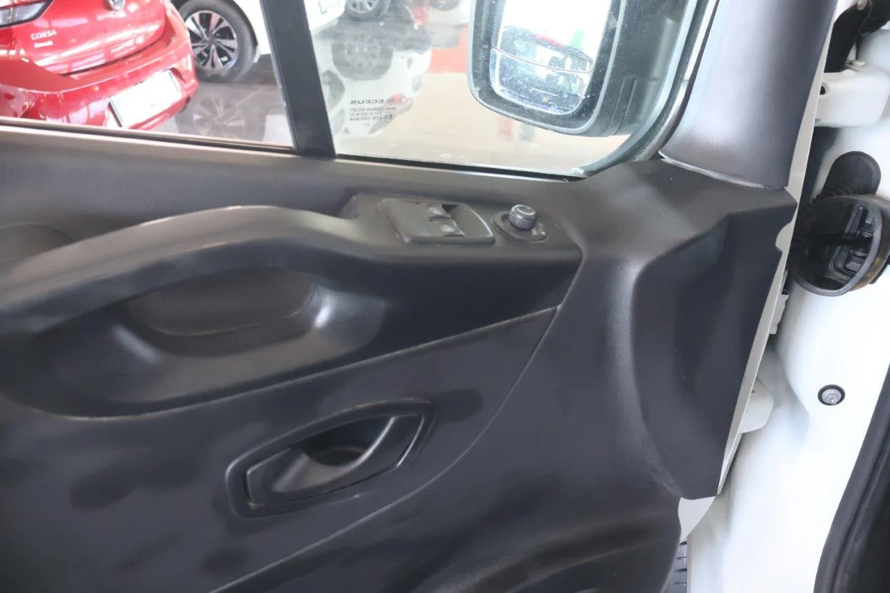 Renault Trafic - View model 30