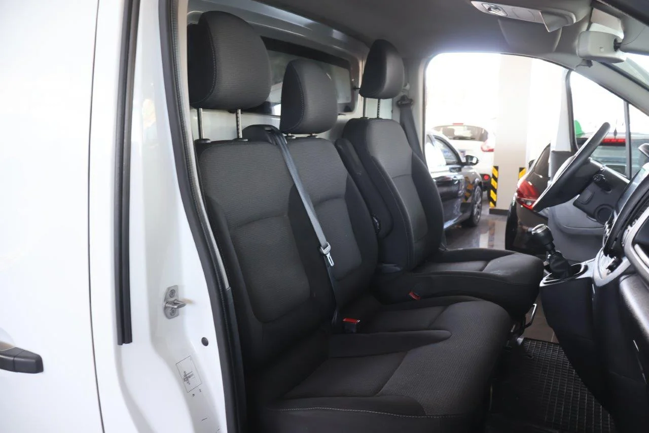 Renault Trafic - View model 32