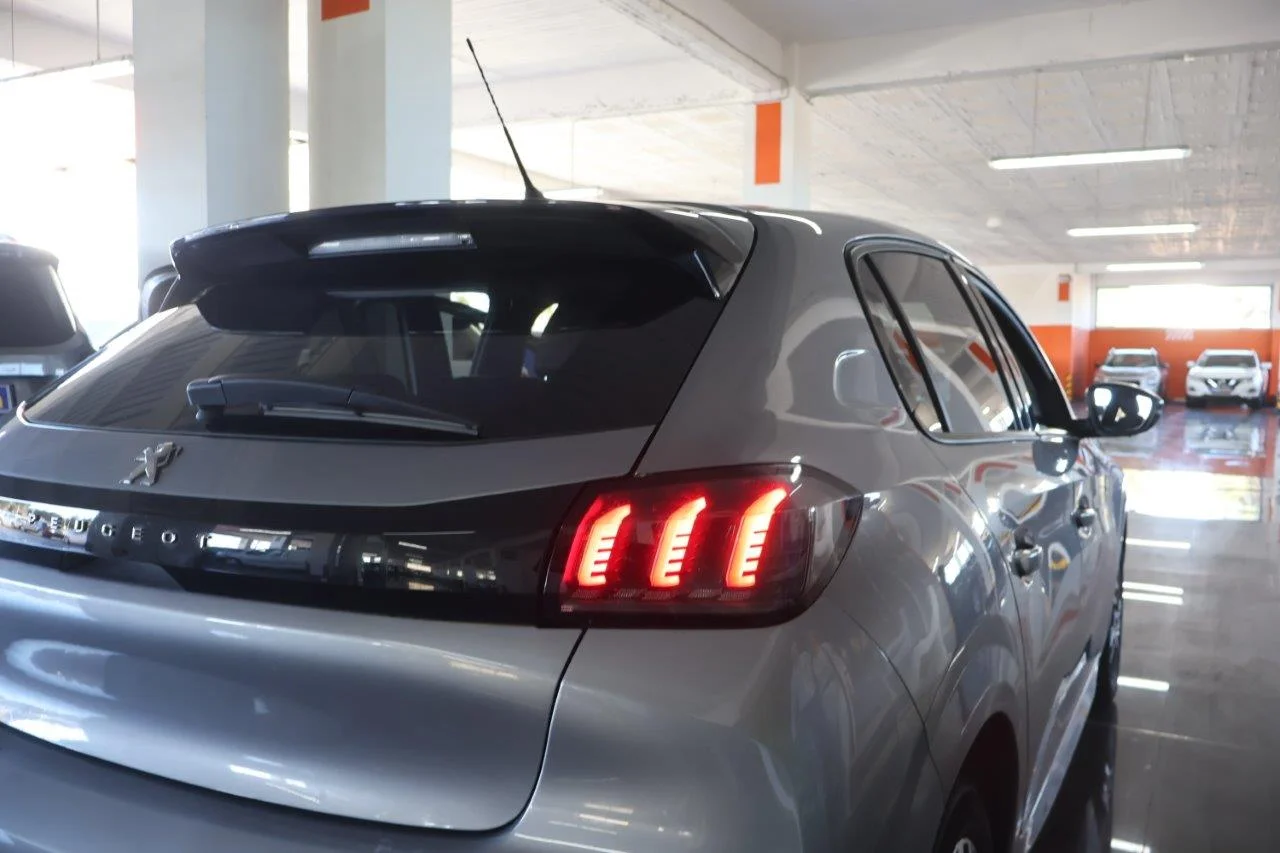 Peugeot 208 - View model 10