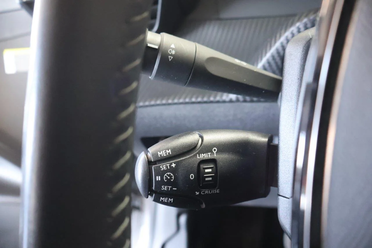 Peugeot 208 - View model 28