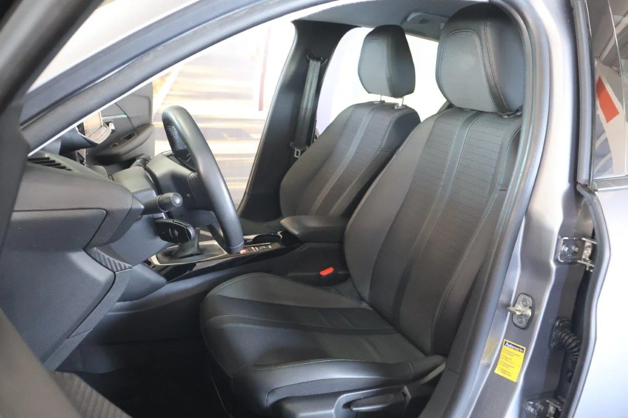 Peugeot 208 - View model 33