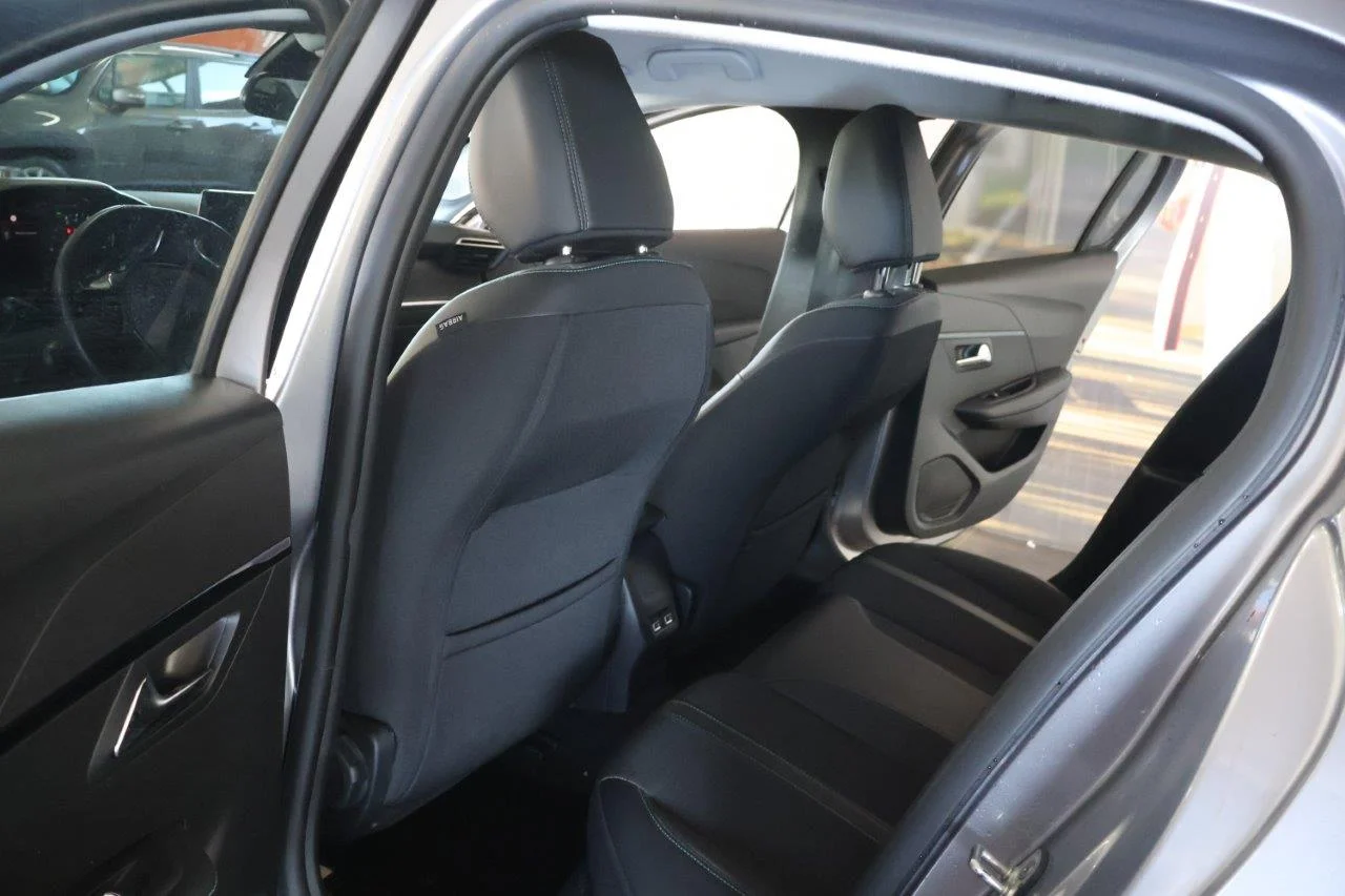 Peugeot 208 - View model 34