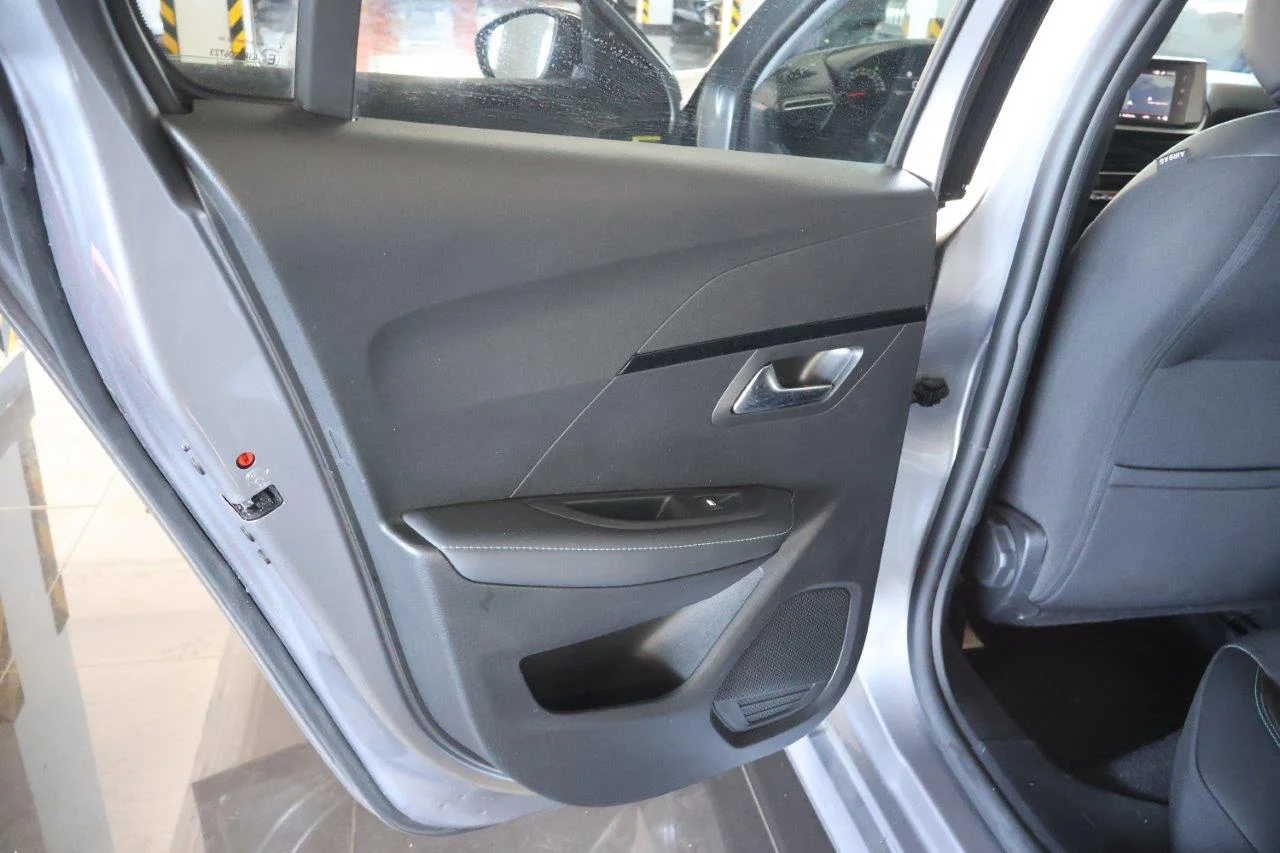 Peugeot 208 - View model 35