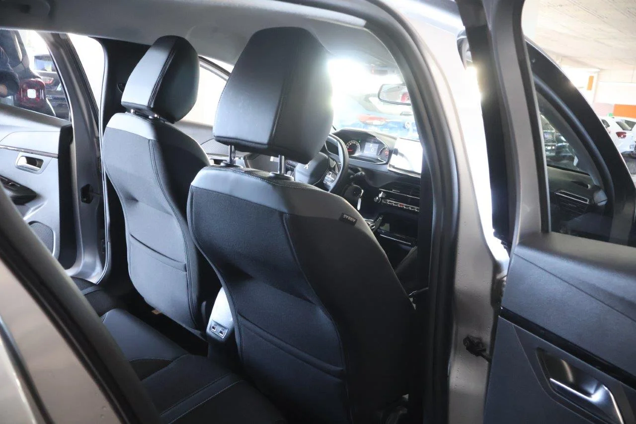 Peugeot 208 - View model 37