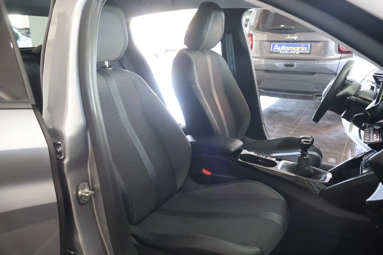 Peugeot 208 - View model 39