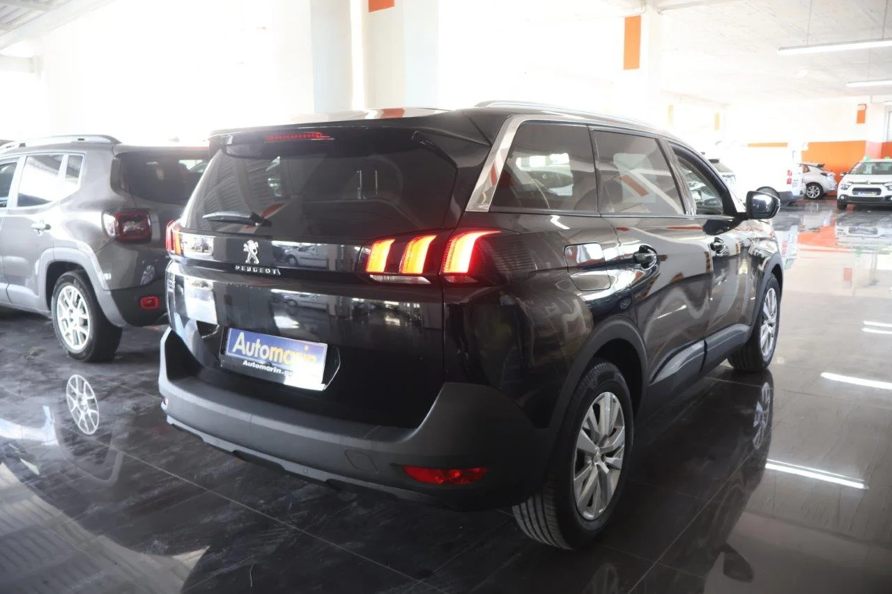 Peugeot 5008 - View model 5