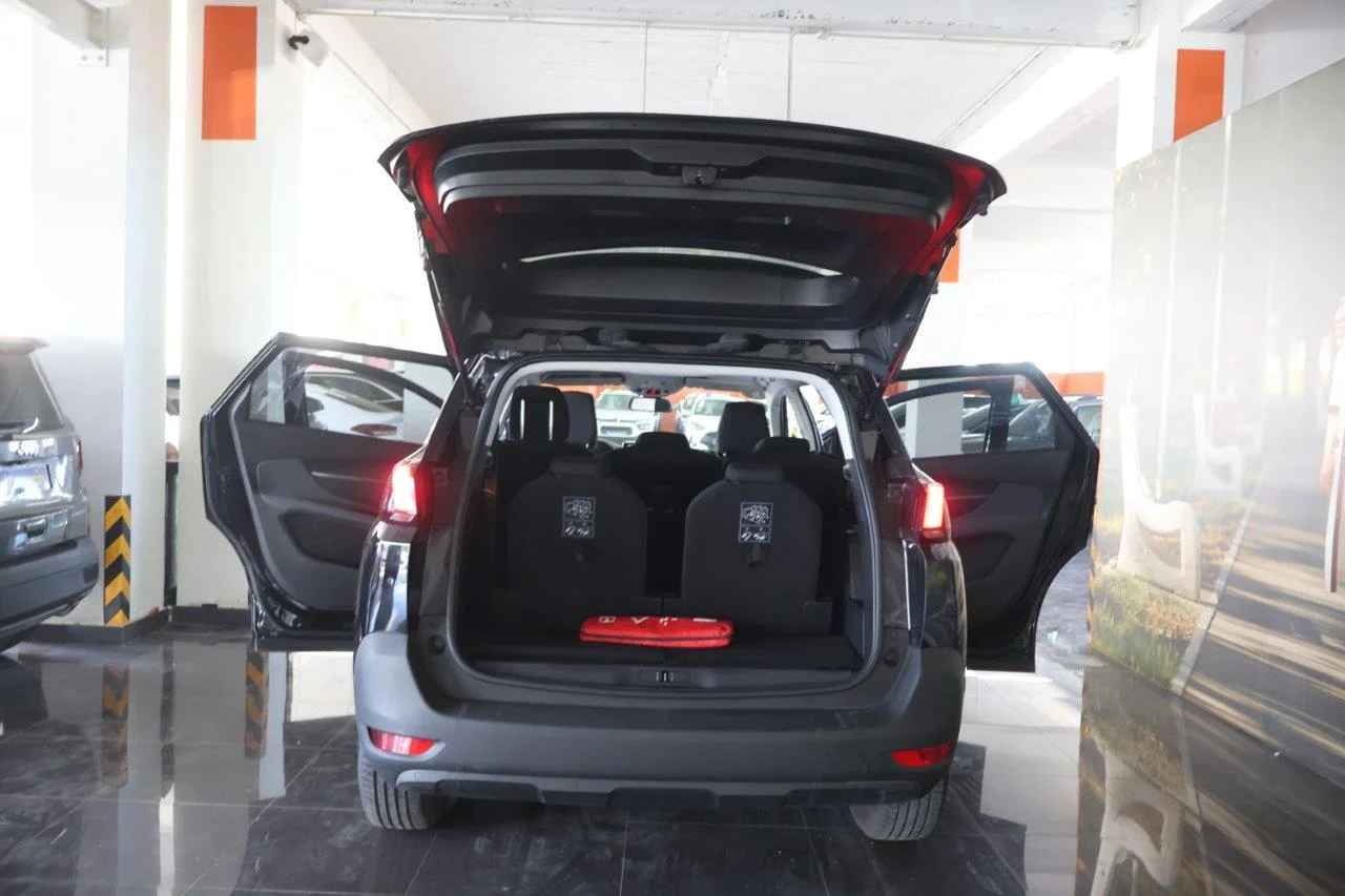 Peugeot 5008 - View model 9