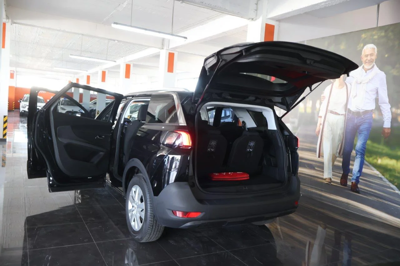 Peugeot 5008 - View model 10