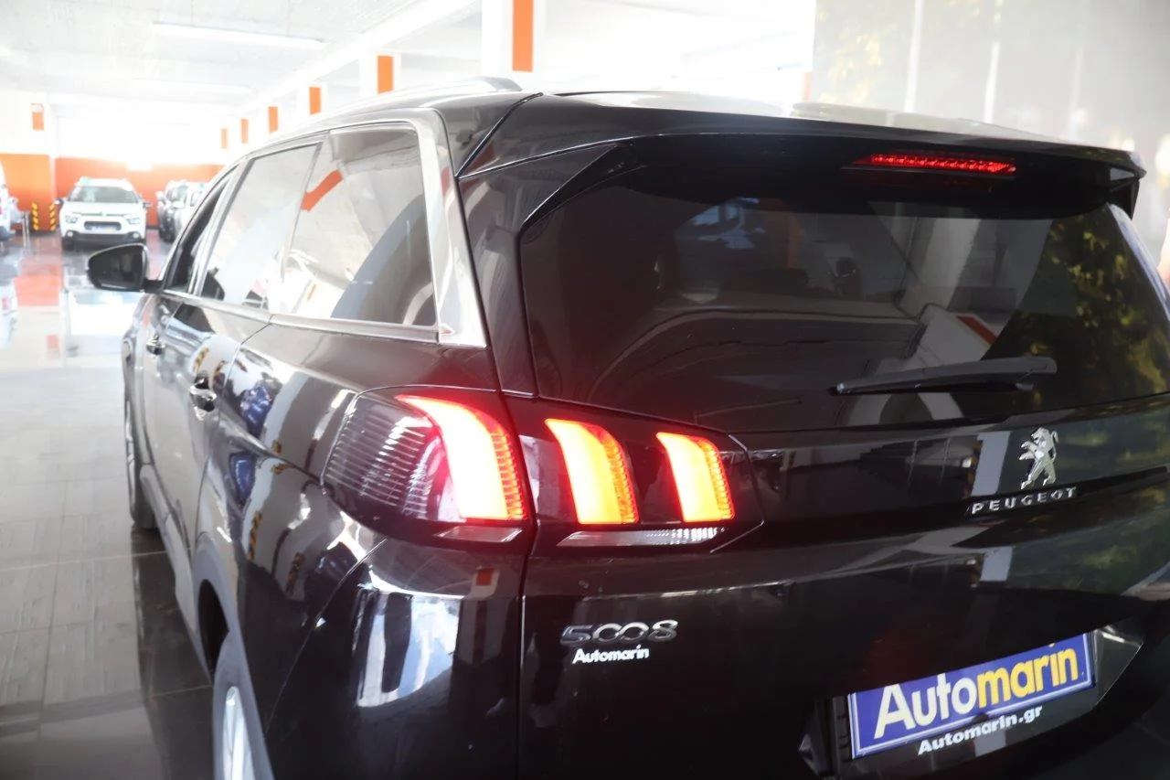 Peugeot 5008 - View model 12