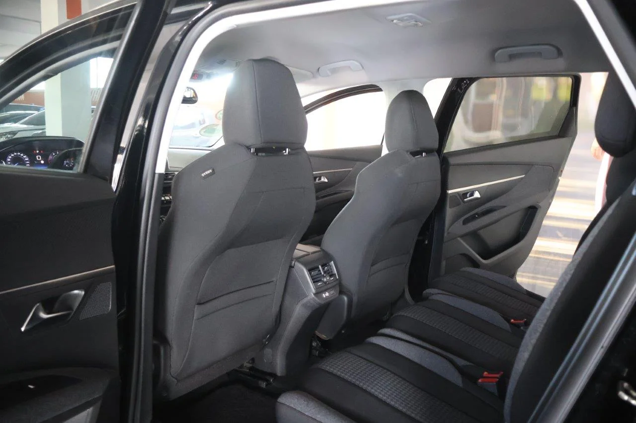 Peugeot 5008 - View model 35