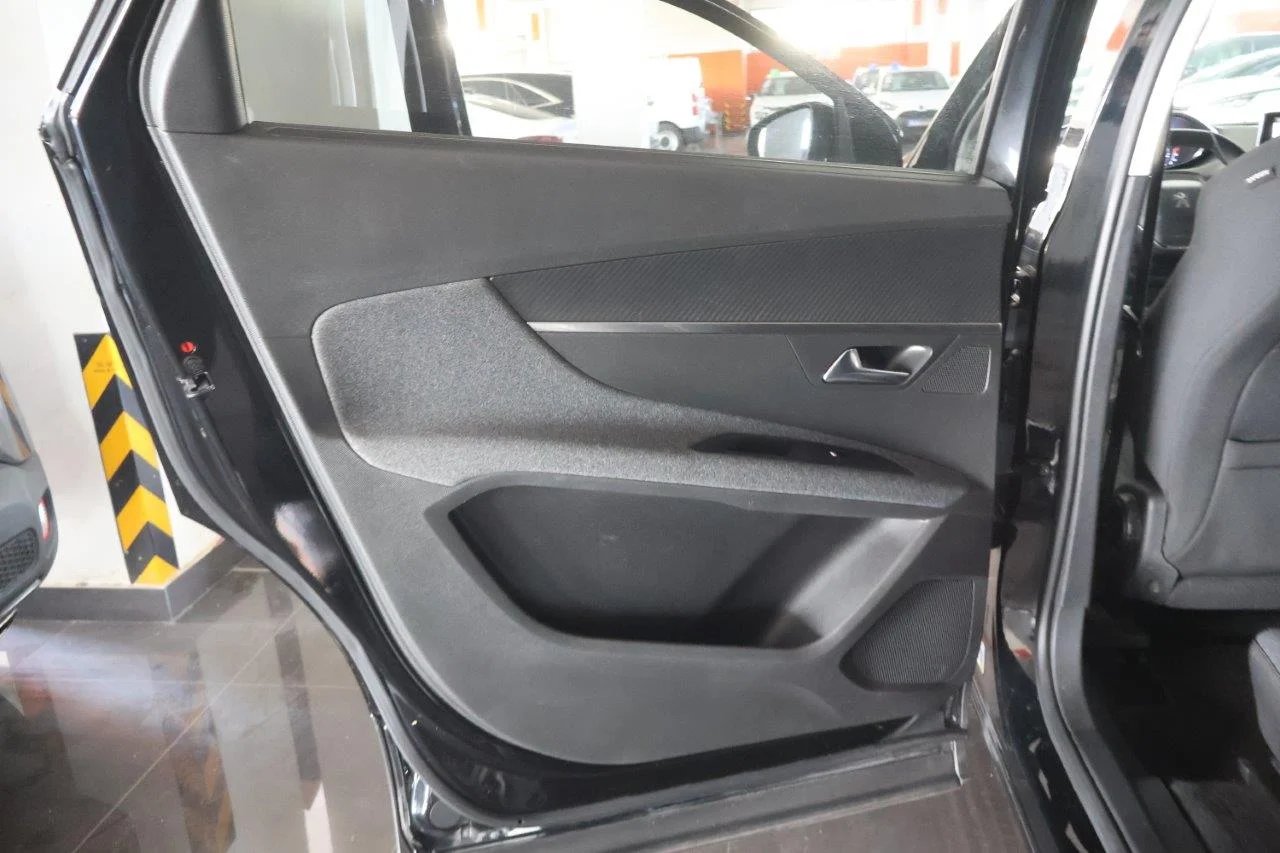 Peugeot 5008 - View model 36